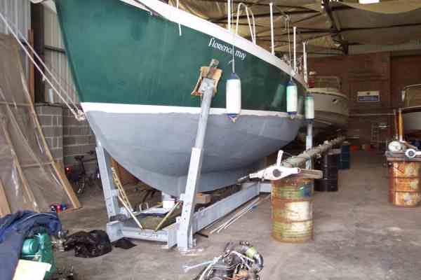 boat cleaning, antifoul removal, sand jet, sodablast, on site galvanising, zinga, uk
